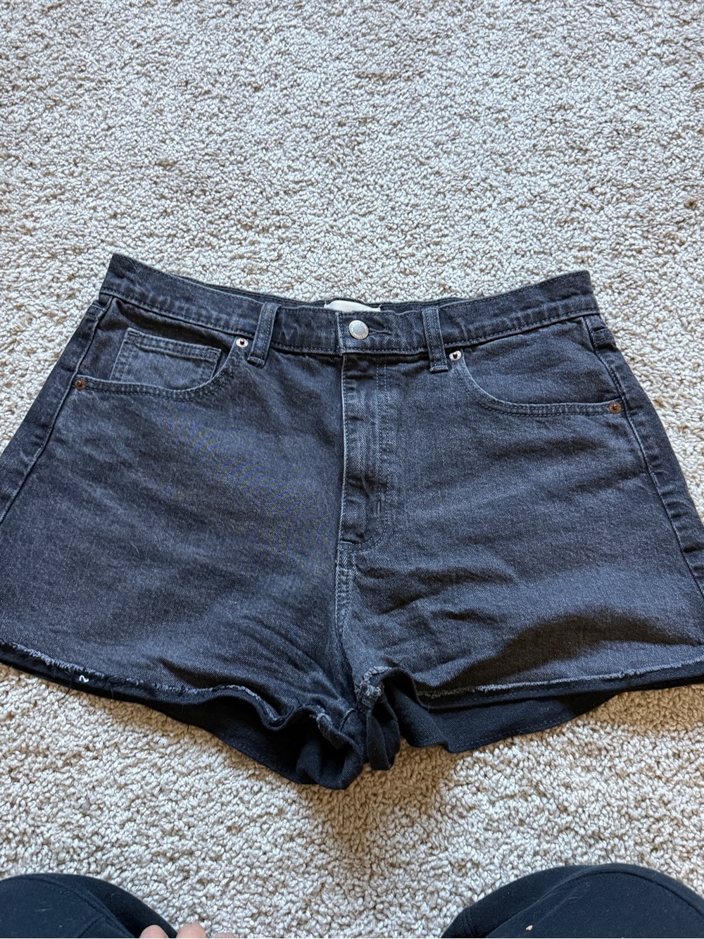 Universal Thread Black 90s cut-off high-Rise Denim Shorts